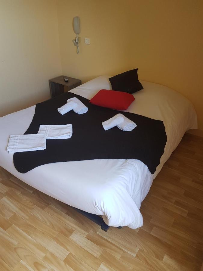 Auberge Le Guinefort Lehon Екстер'єр фото